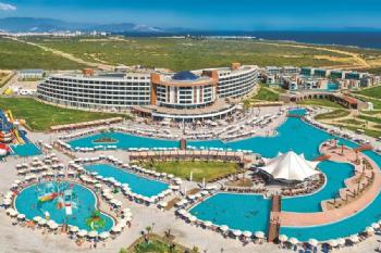 Aquasis Deluxe Resort & Spa